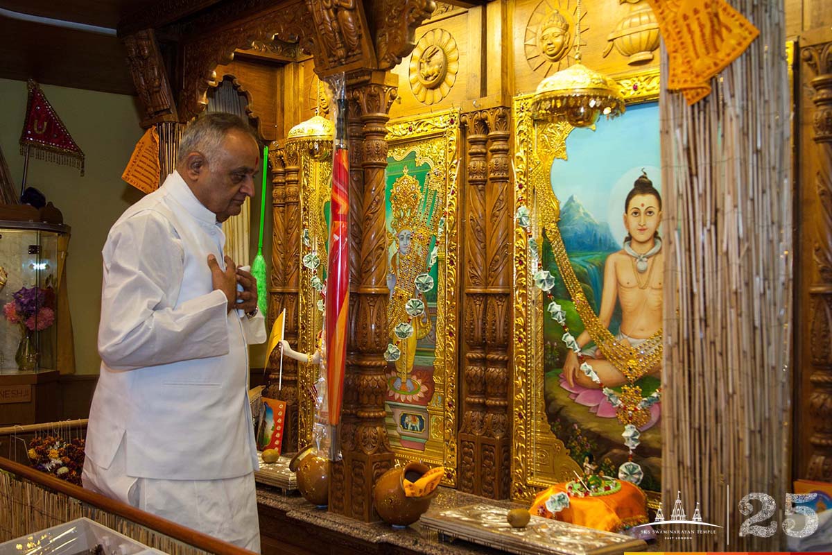 ©1987-2017 SKS Swaminarayan Temple East London